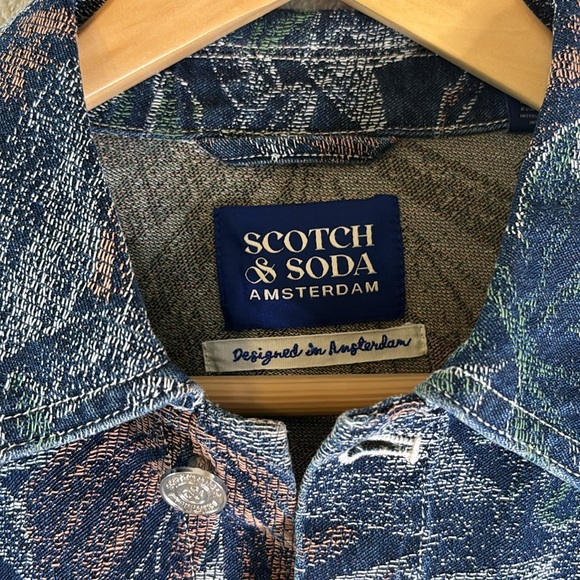 Scotch & Soda Jacquard Woven All Over Floral Denim Jacket - Picture 3 of 14